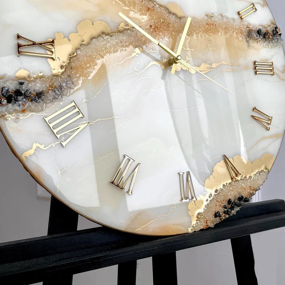 Soft Sandstone Luxe – Handcrafted Resin Wall Clock